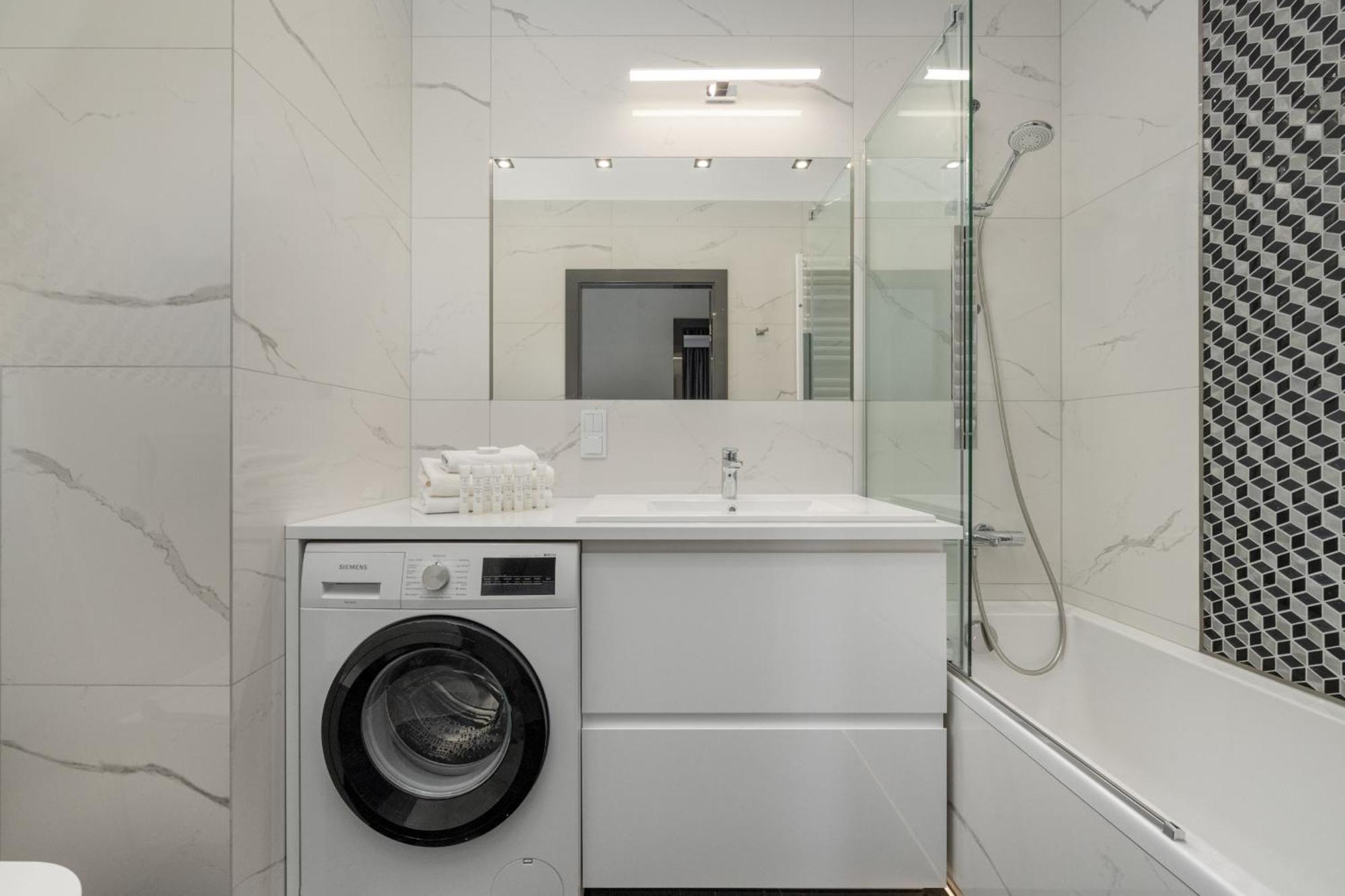 Luksusowy Apartament Z 3 Sypialniami, Klimatyzacja, Parkingiem I Biurkiem We Wroclawiu By Renters Prestige エクステリア 写真