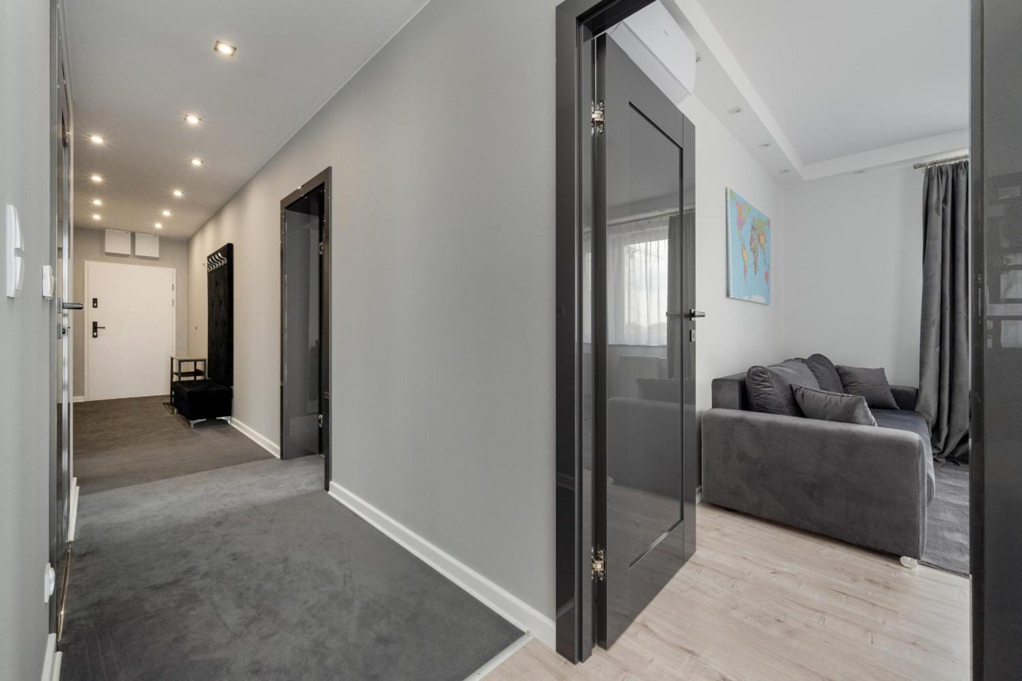 Luksusowy Apartament Z 3 Sypialniami, Klimatyzacja, Parkingiem I Biurkiem We Wroclawiu By Renters Prestige エクステリア 写真