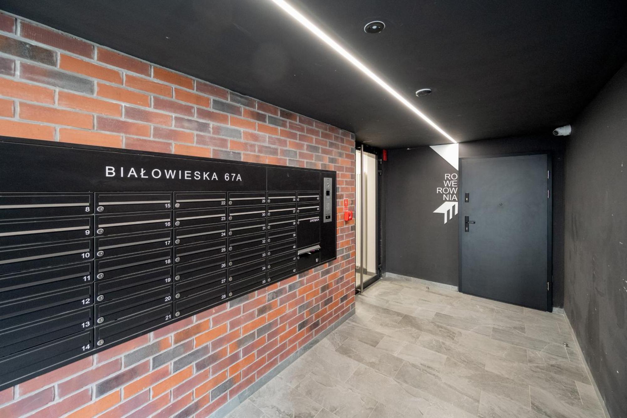 Luksusowy Apartament Z 3 Sypialniami, Klimatyzacja, Parkingiem I Biurkiem We Wroclawiu By Renters Prestige エクステリア 写真