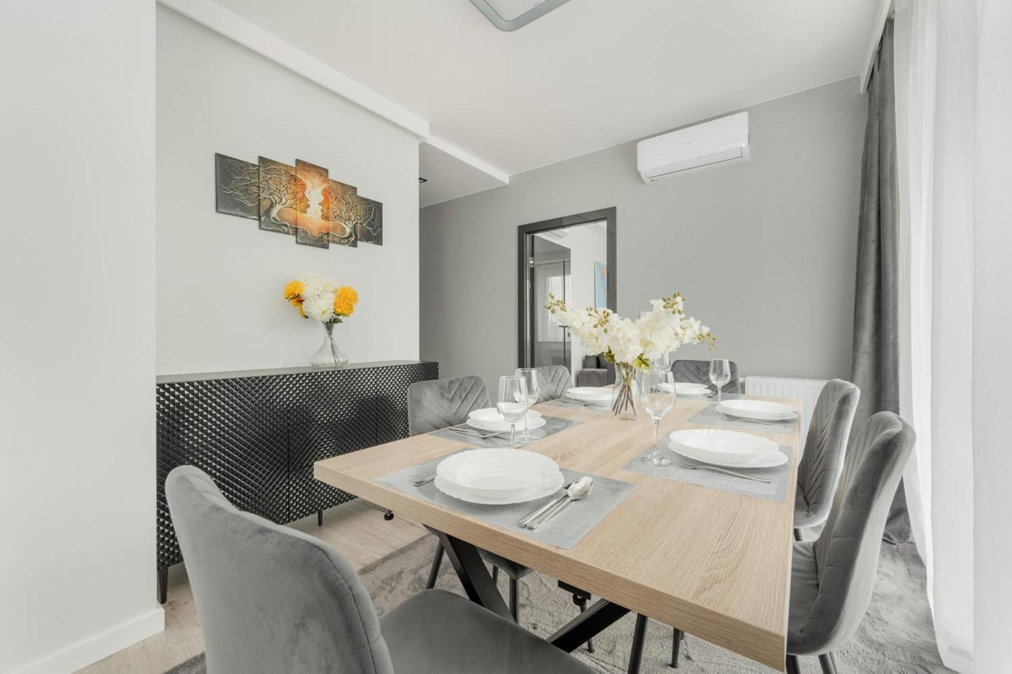 Luksusowy Apartament Z 3 Sypialniami, Klimatyzacja, Parkingiem I Biurkiem We Wroclawiu By Renters Prestige エクステリア 写真