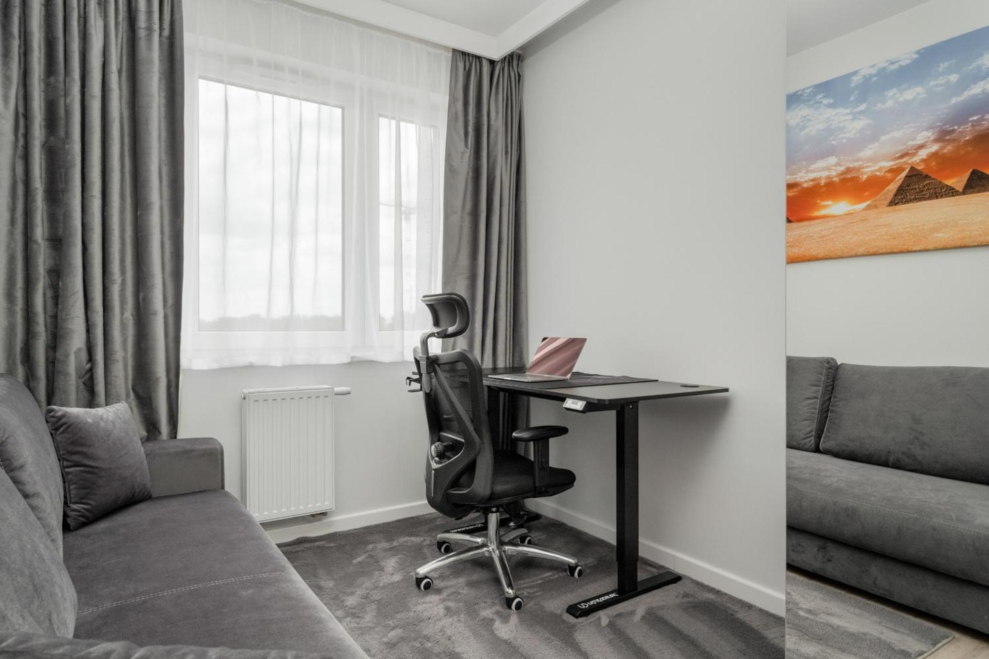Luksusowy Apartament Z 3 Sypialniami, Klimatyzacja, Parkingiem I Biurkiem We Wroclawiu By Renters Prestige エクステリア 写真