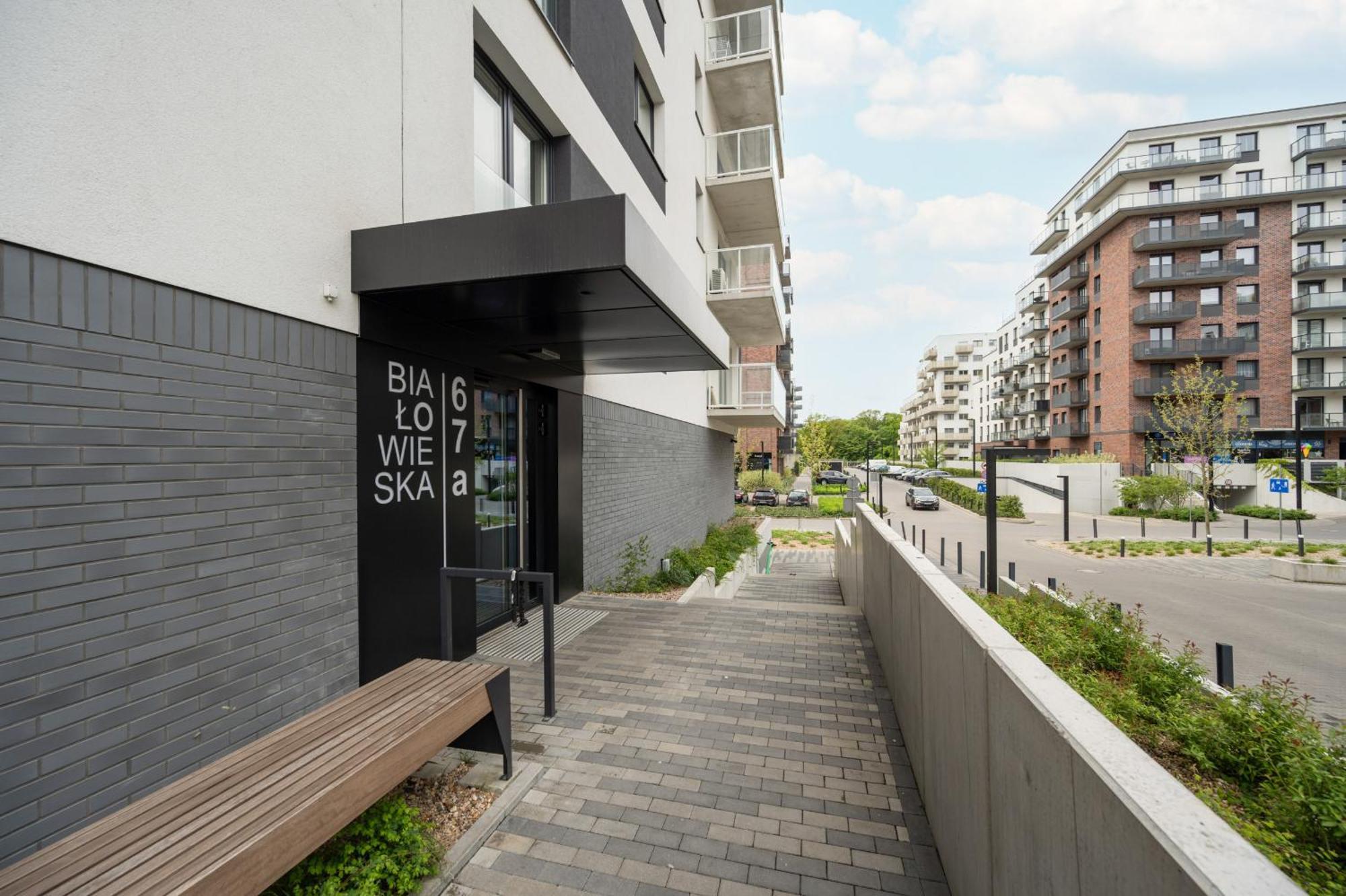 Luksusowy Apartament Z 3 Sypialniami, Klimatyzacja, Parkingiem I Biurkiem We Wroclawiu By Renters Prestige エクステリア 写真