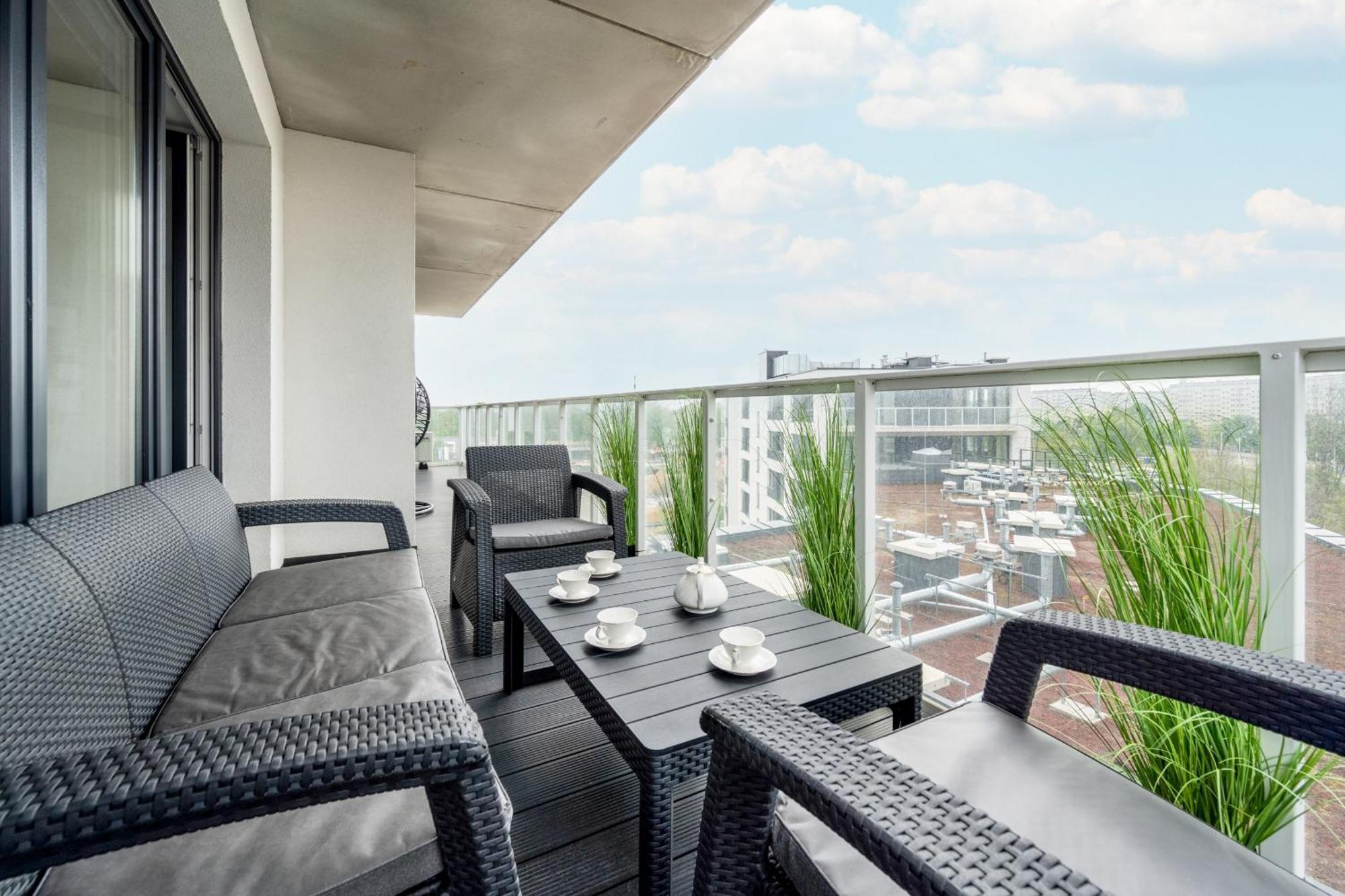 Luksusowy Apartament Z 3 Sypialniami, Klimatyzacja, Parkingiem I Biurkiem We Wroclawiu By Renters Prestige エクステリア 写真